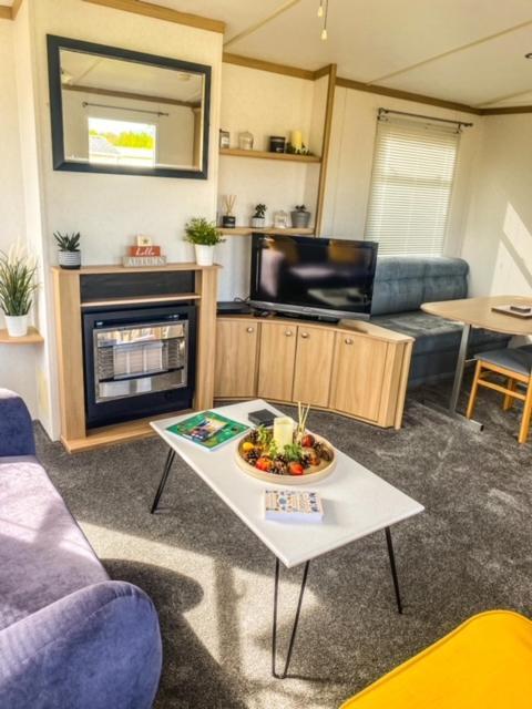 Crowle  The Hygge Retreat At 7 Lakes Country Park, Lincolnshire 빌라 외부 사진